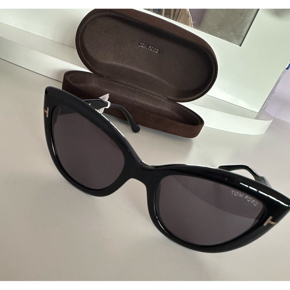 Tom Ford Sunglasses - Picture 3 of 11